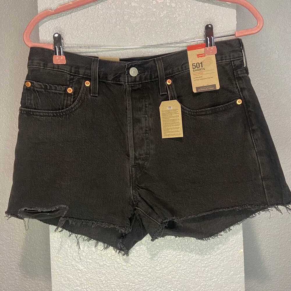 Levis 501 shorts size 4